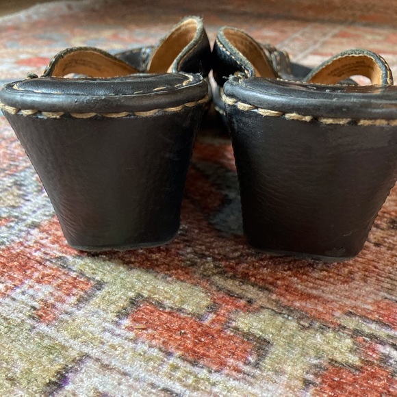 Born wedge slip on sandals - Picture 3 of 5